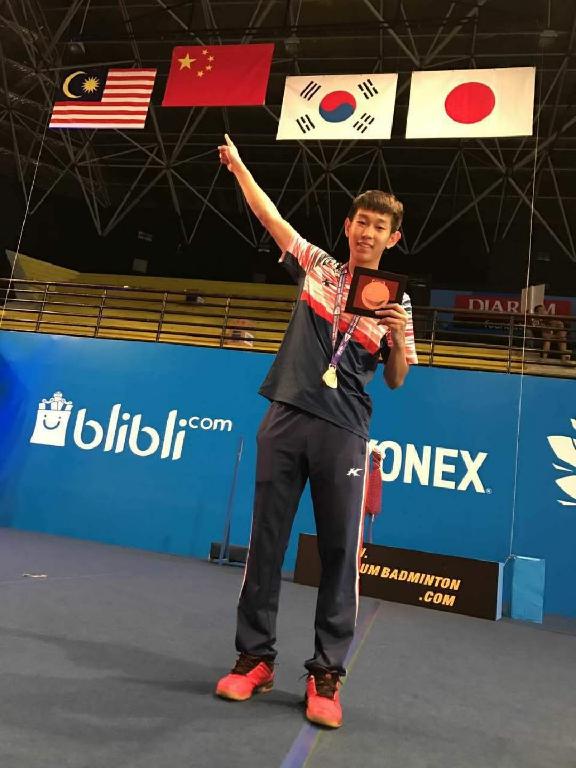 我校学生高政泽勇夺世界青年羽毛球锦标赛混合